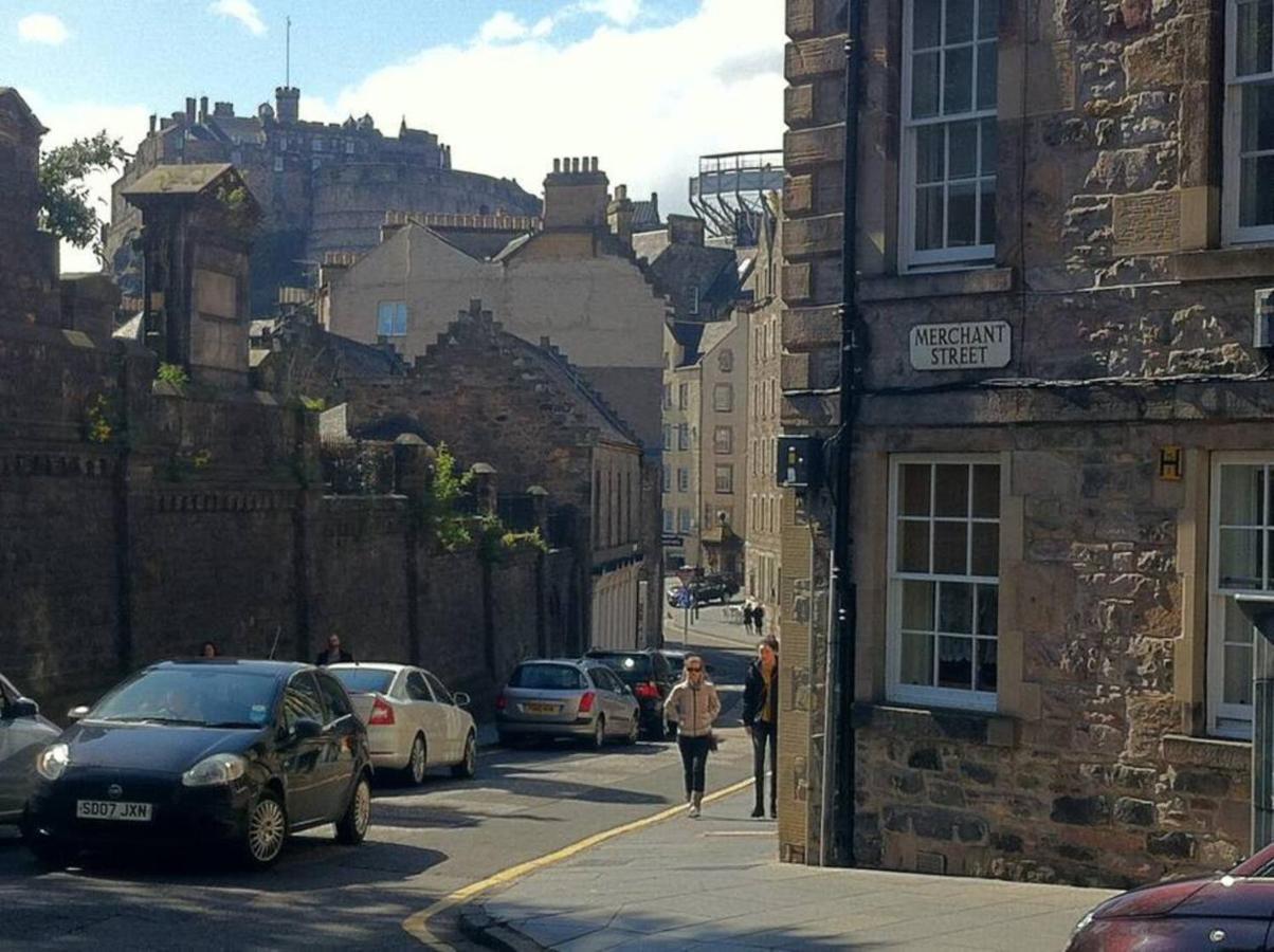 Joivy 3 Bed Flat In Old Town, Close To Grassmarket Edimburgo Exterior foto
