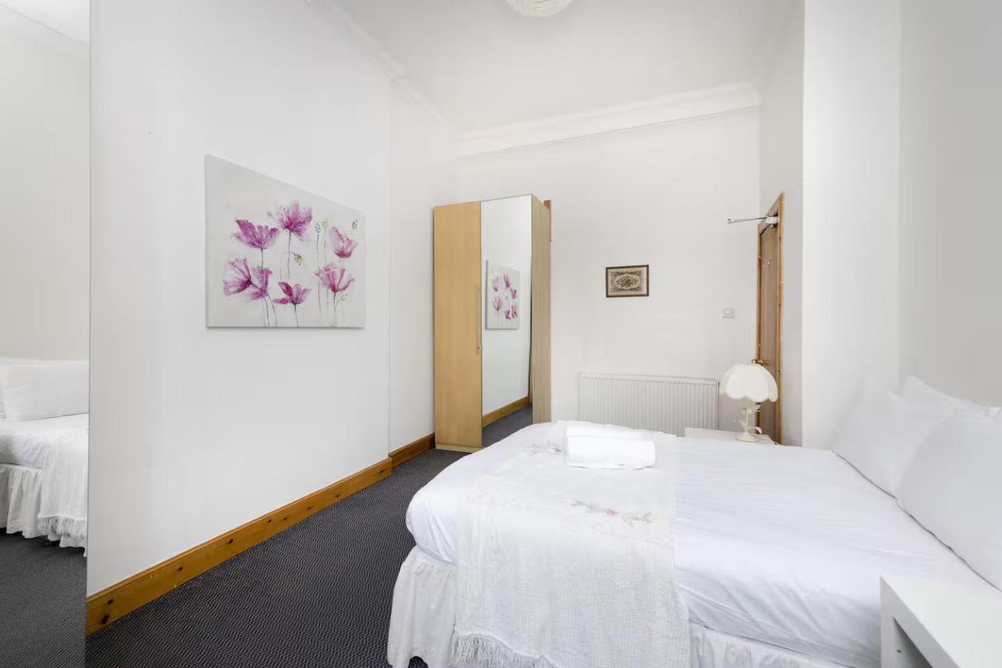 Joivy 3 Bed Flat In Old Town, Close To Grassmarket Edimburgo Exterior foto