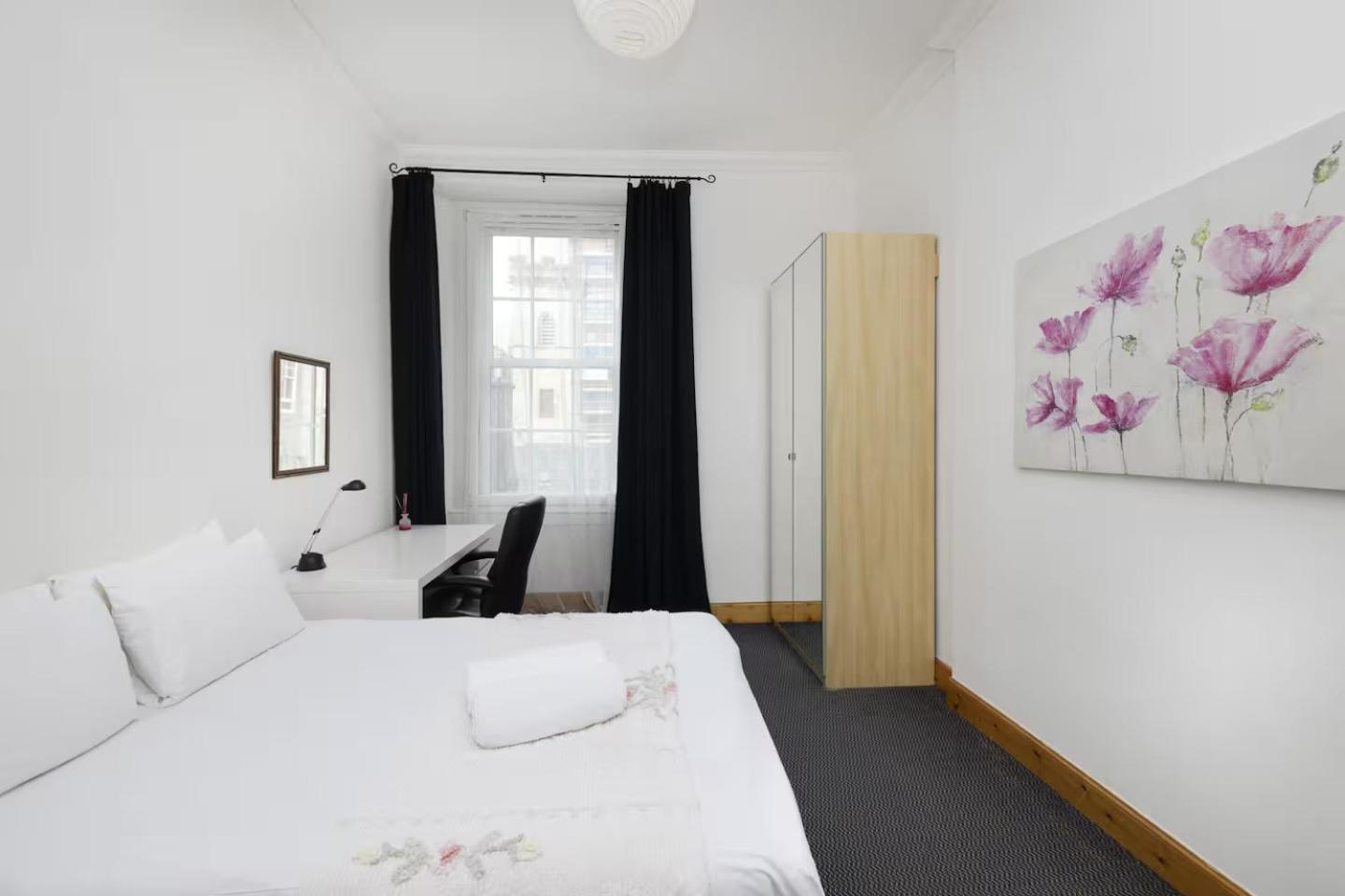 Joivy 3 Bed Flat In Old Town, Close To Grassmarket Edimburgo Exterior foto